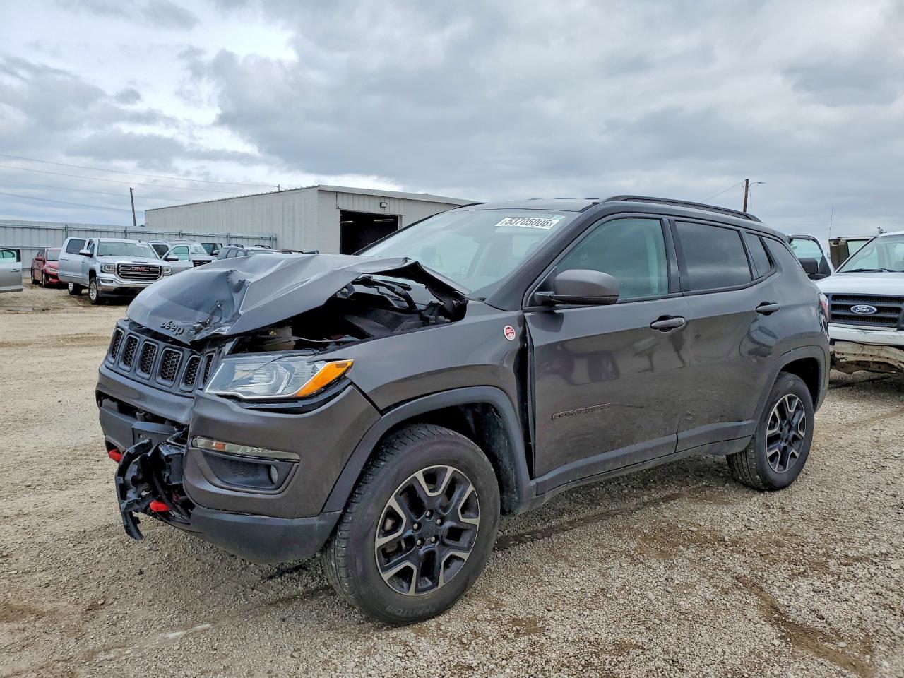 Salvage Jeep Compass Image