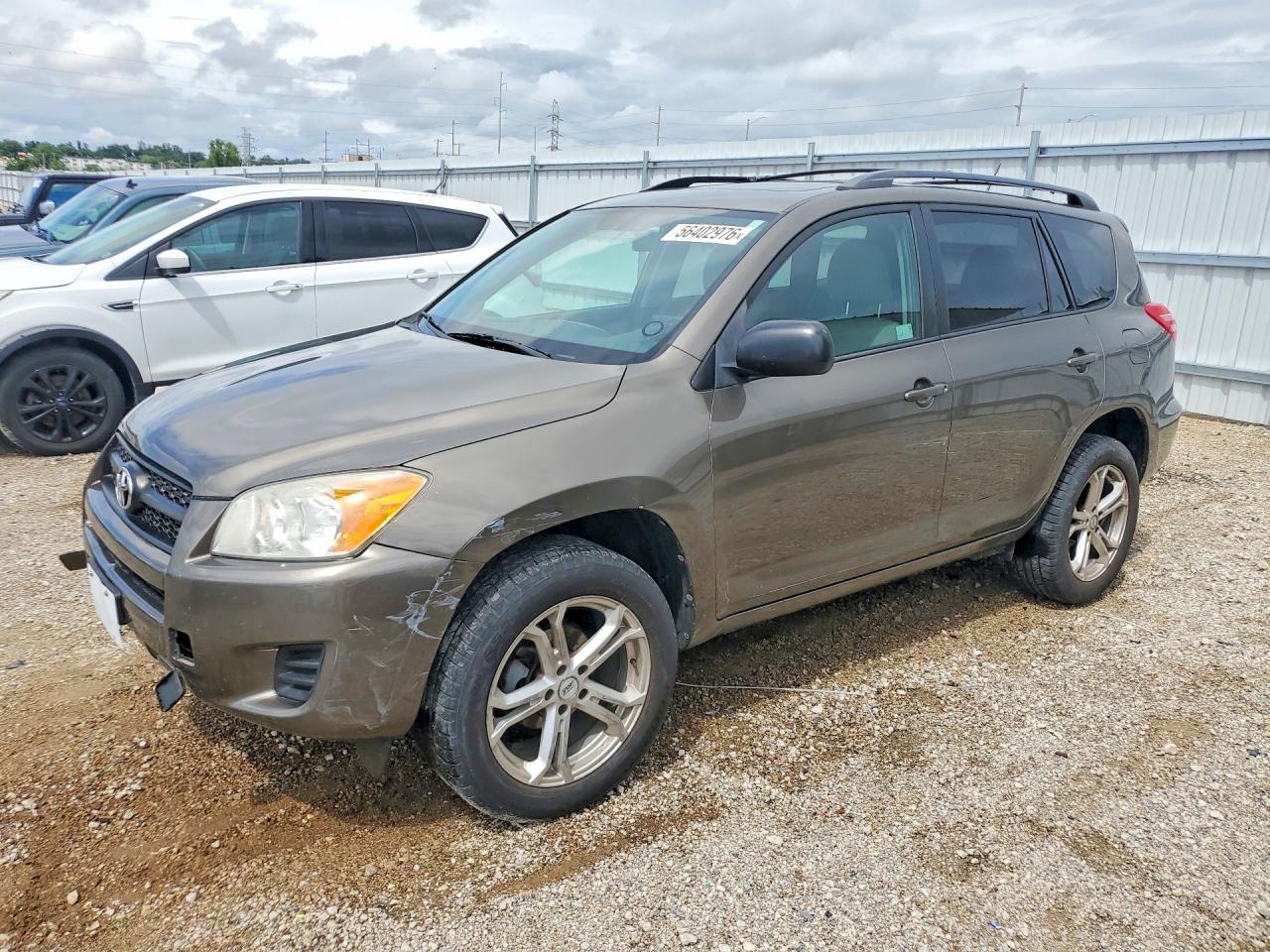 Salvage Toyota RAV4 Image