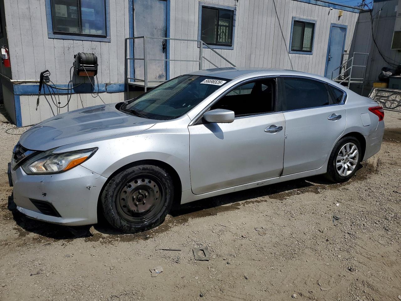 Salvage Nissan Altima Image