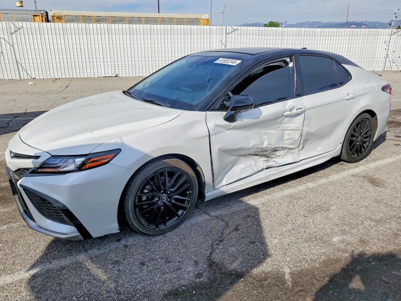 Salvage Toyota Camry Image
