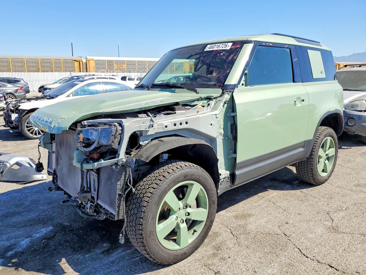 Salvage Land Rover Defender Image
