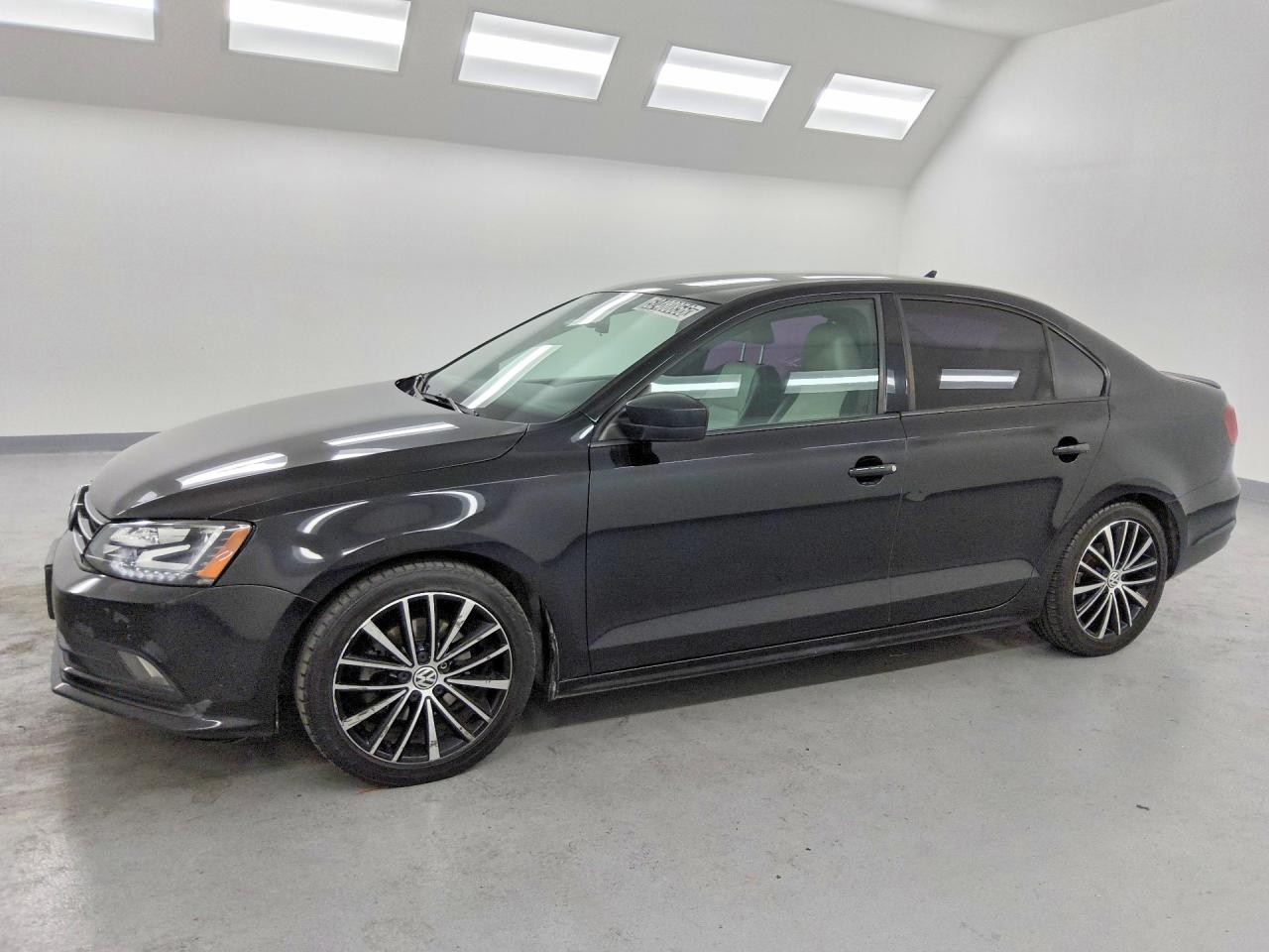Salvage Volkswagen Jetta Image