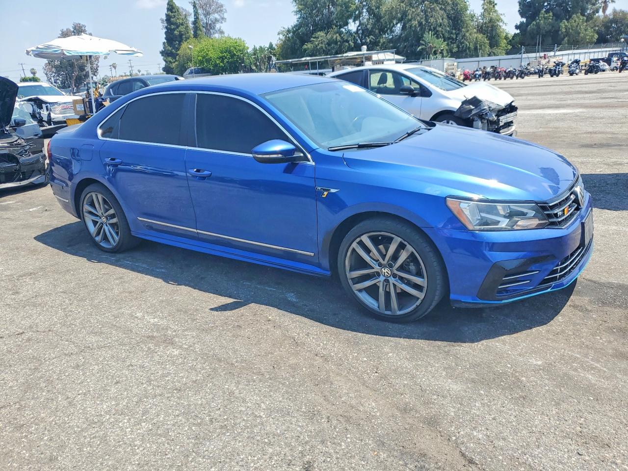 Volkswagen Passat R-line