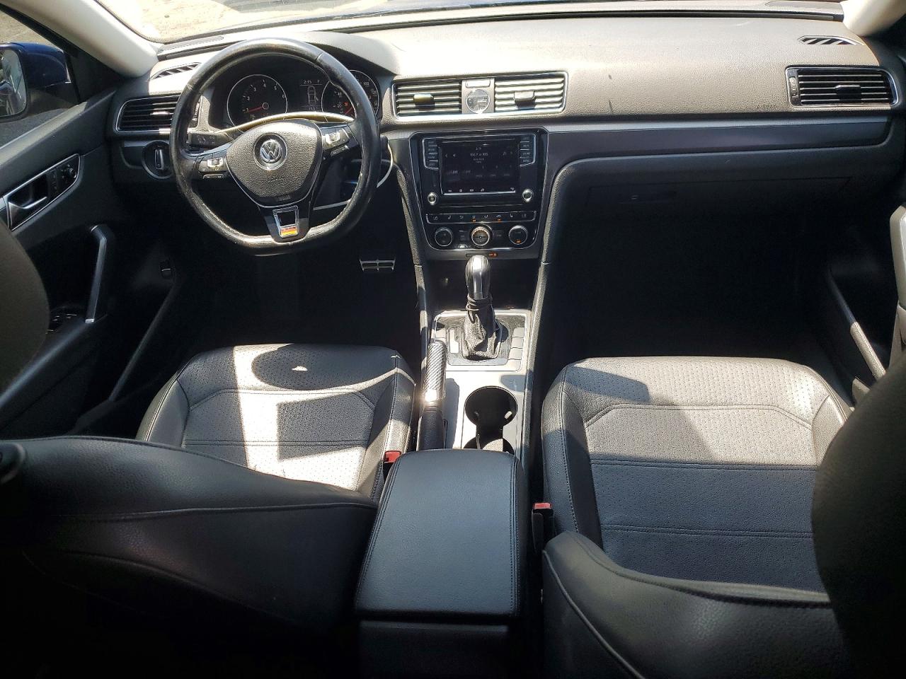 Volkswagen Passat R-line