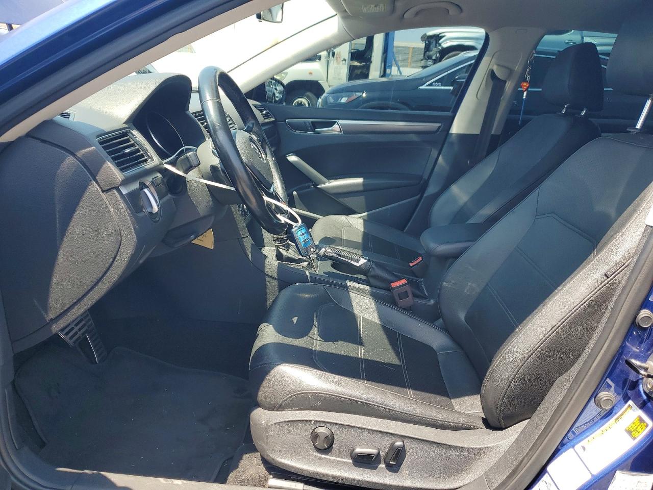 Volkswagen Passat R-line