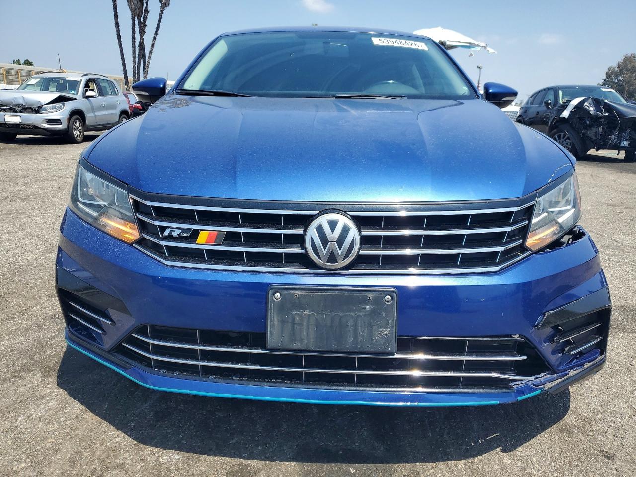 Volkswagen Passat R-line
