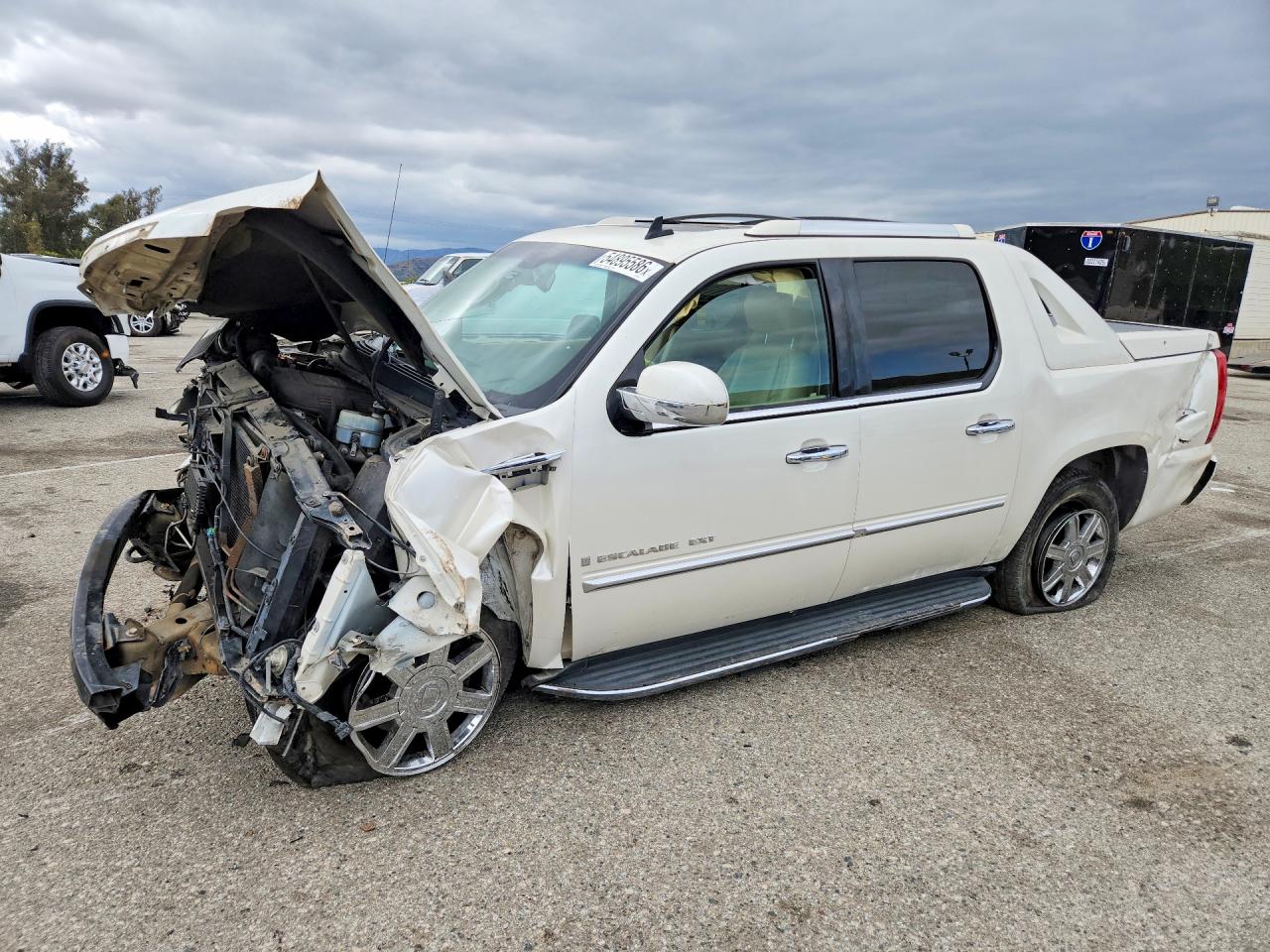 Salvage Cadillac Escalade Image