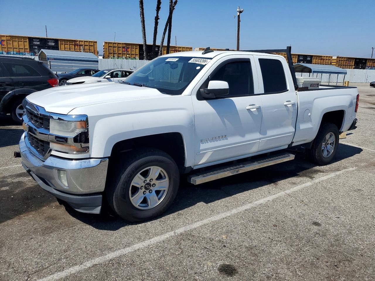 Salvage Chevrolet Silverado Image
