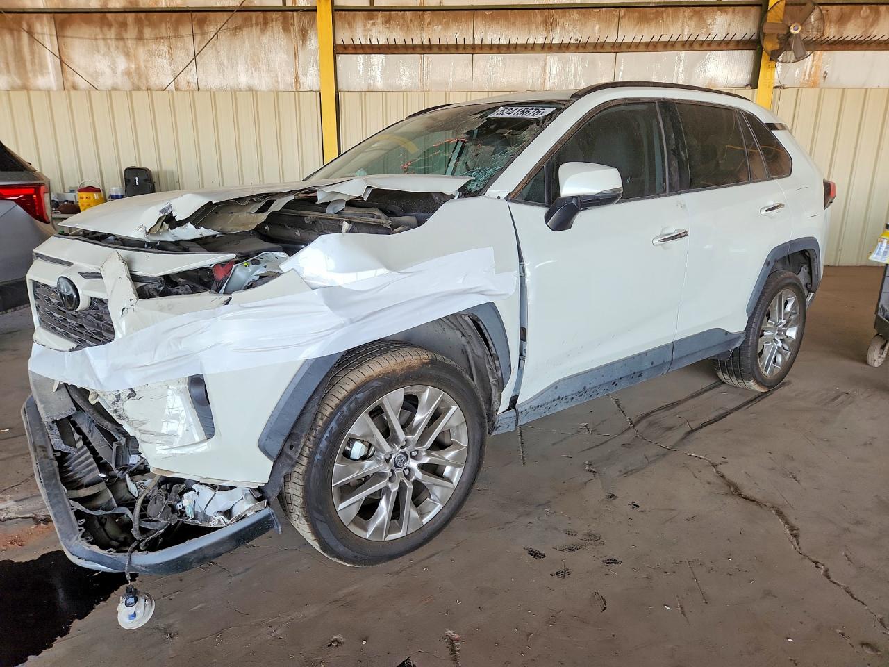 Salvage Toyota RAV4 Image