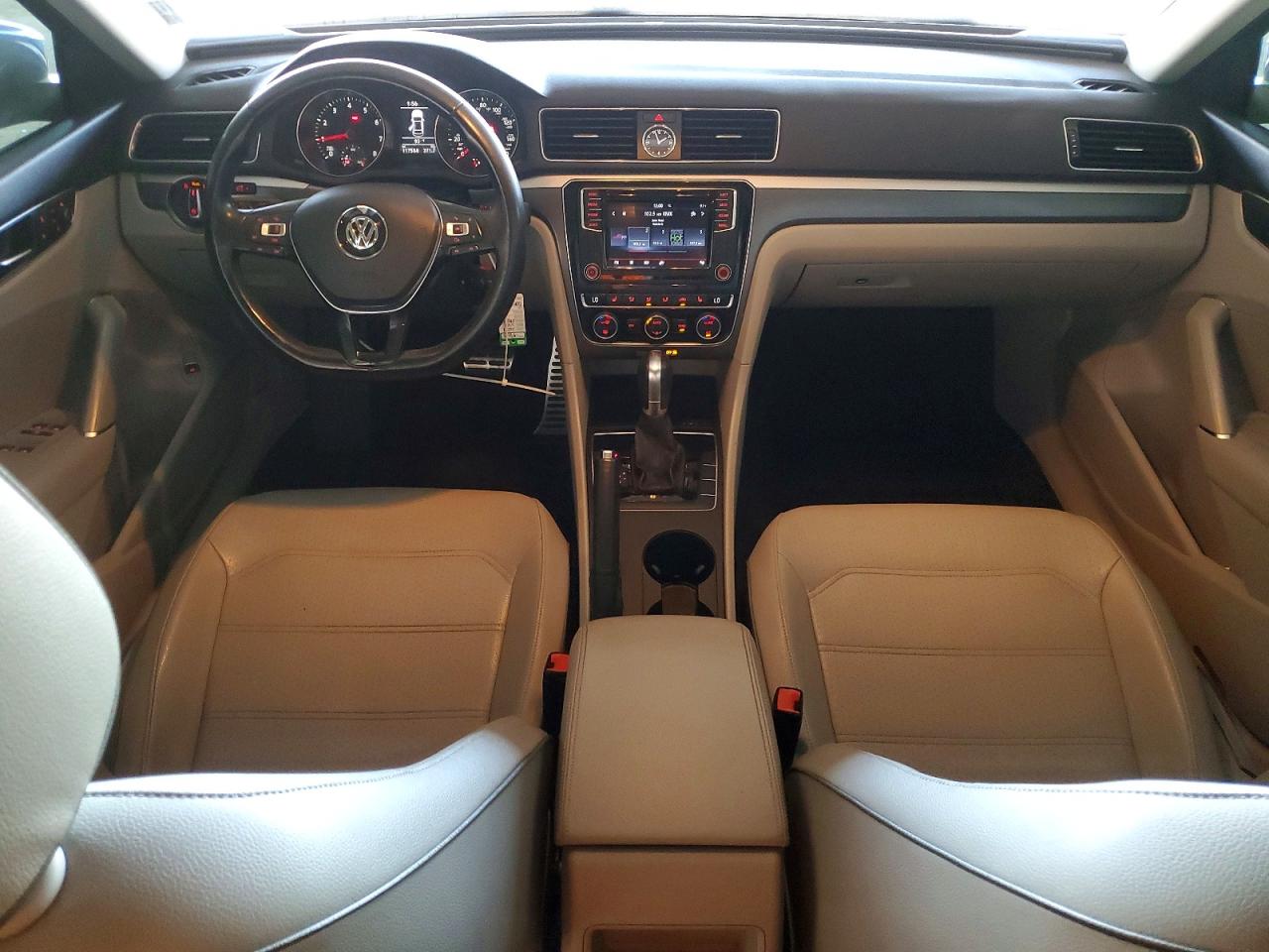 Volkswagen Passat R-line