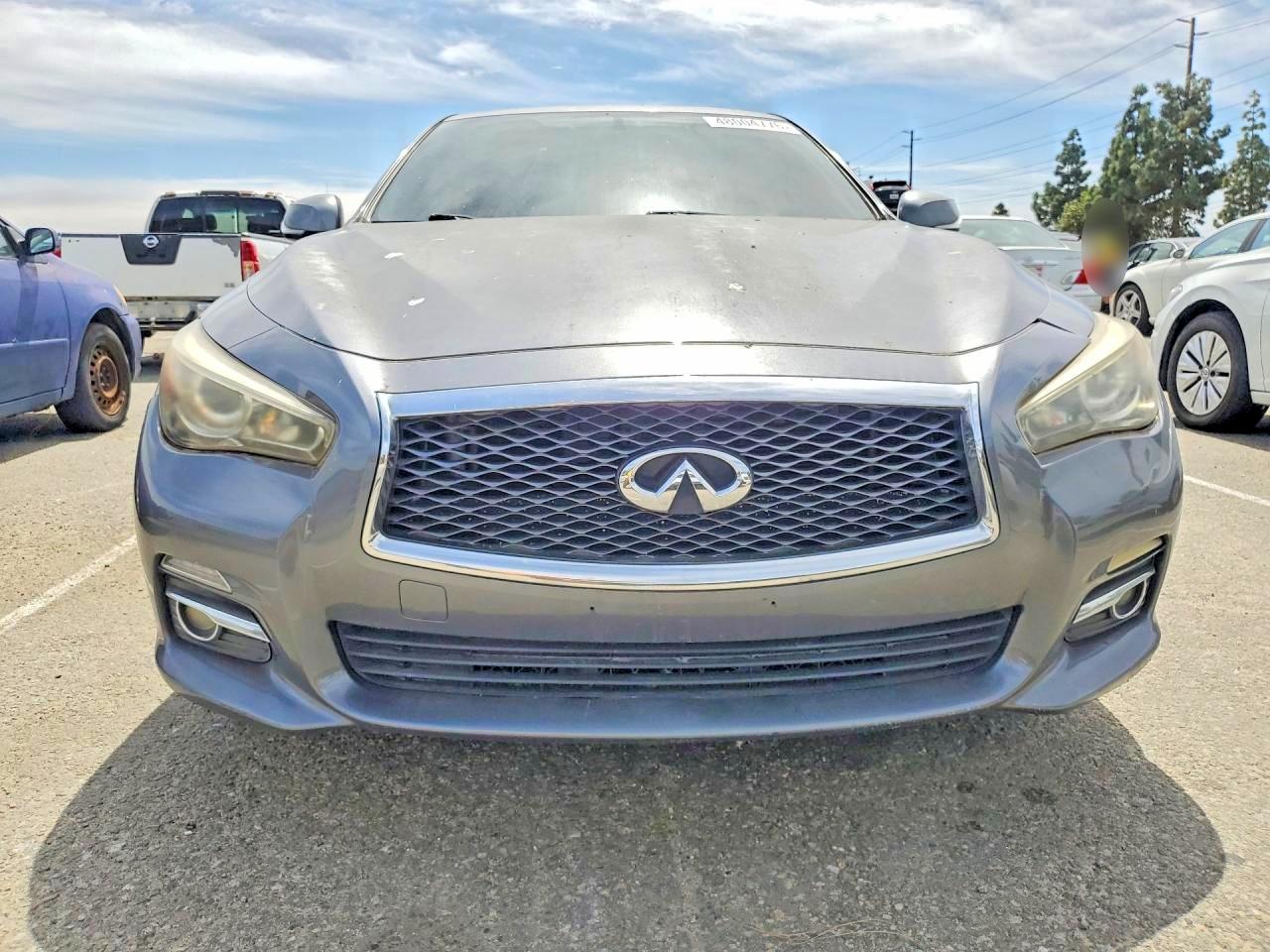 INFINITI Q50 Base