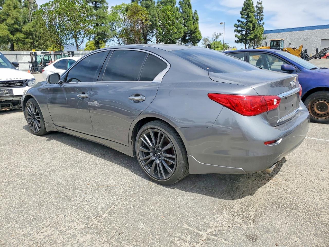 INFINITI Q50 Base