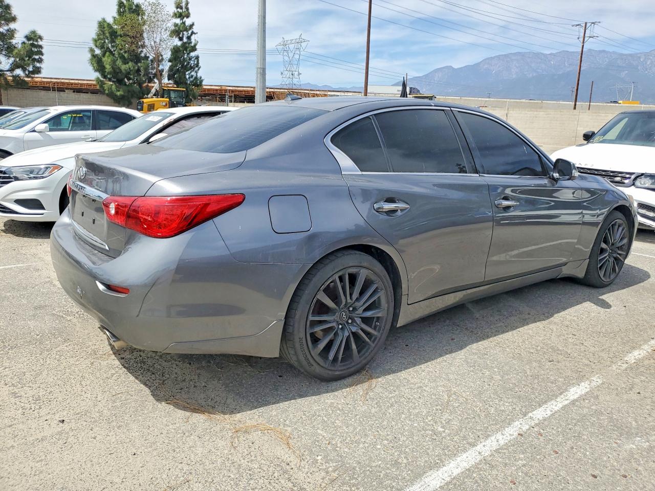 INFINITI Q50 Base