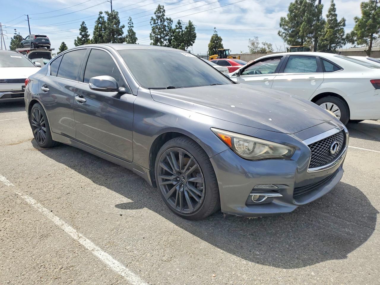 INFINITI Q50 Base