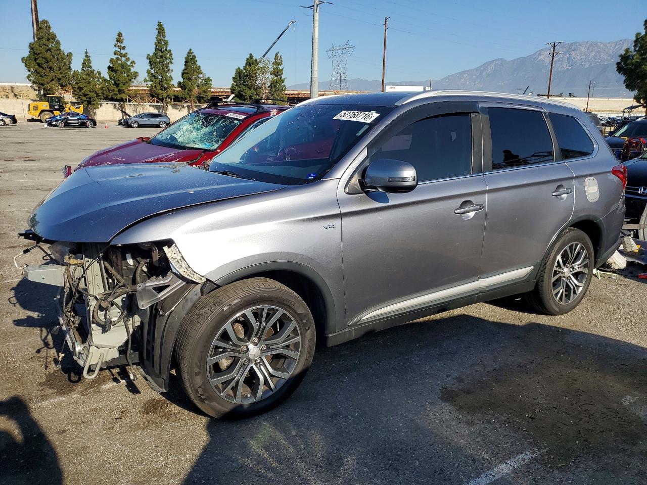 Salvage Mitsubishi Outlander Image