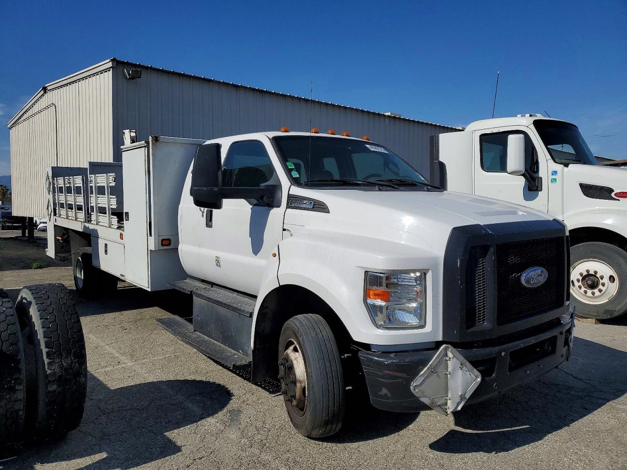 Salvage Ford F-650 Image