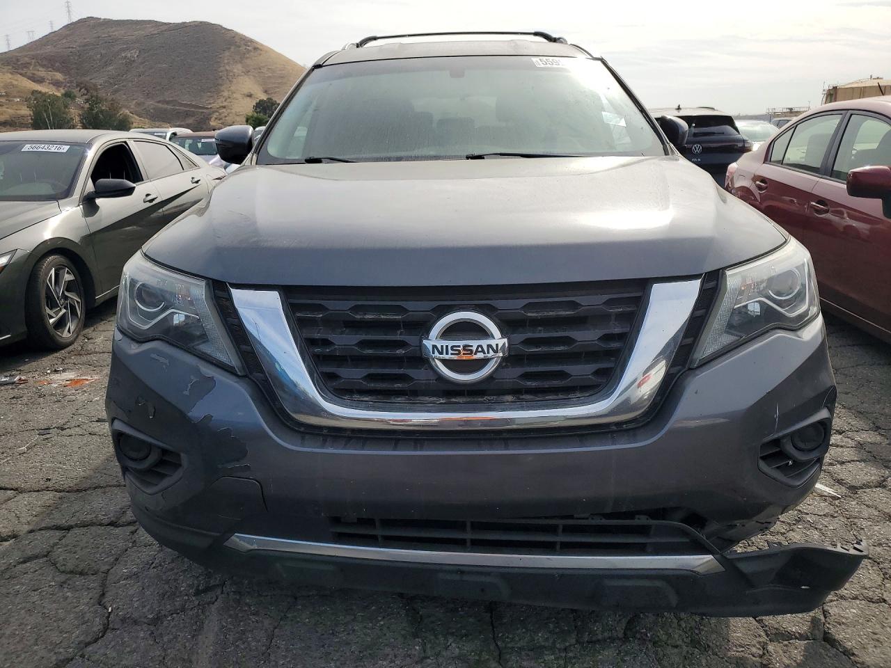 Nissan Pathfinder S