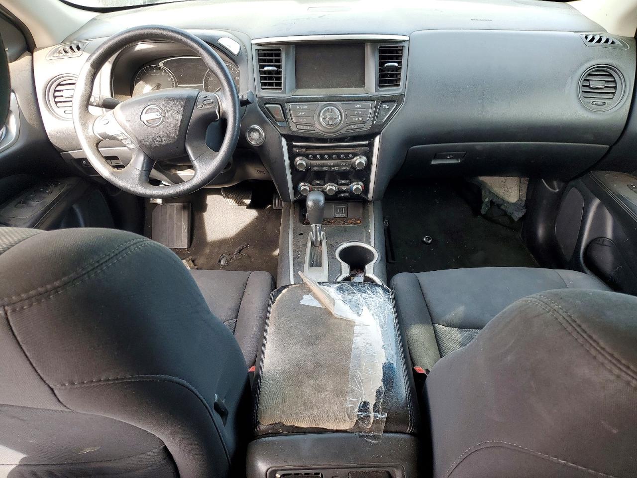 Nissan Pathfinder S