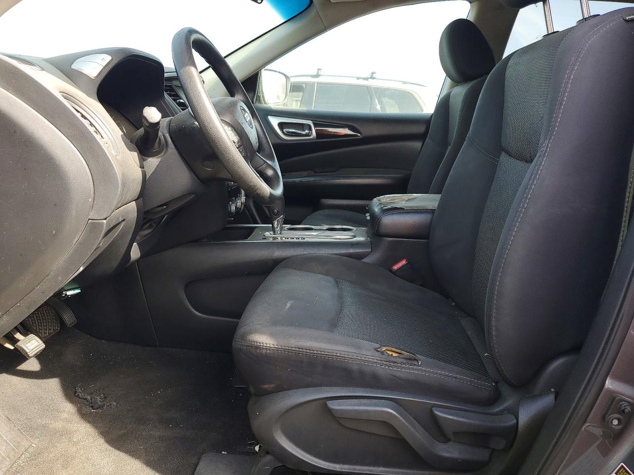 Nissan Pathfinder S