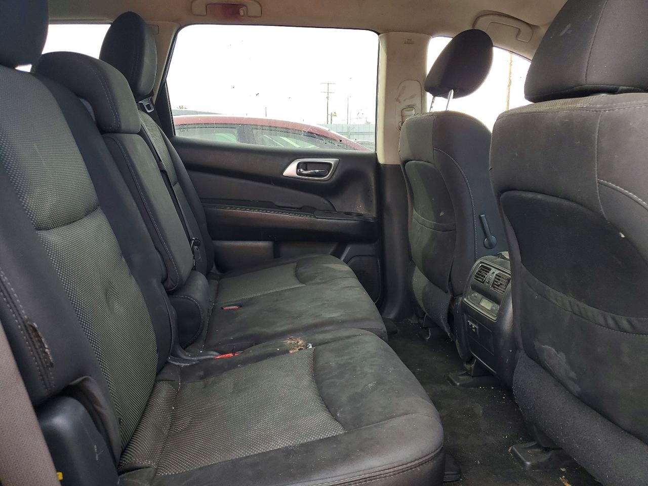Nissan Pathfinder S