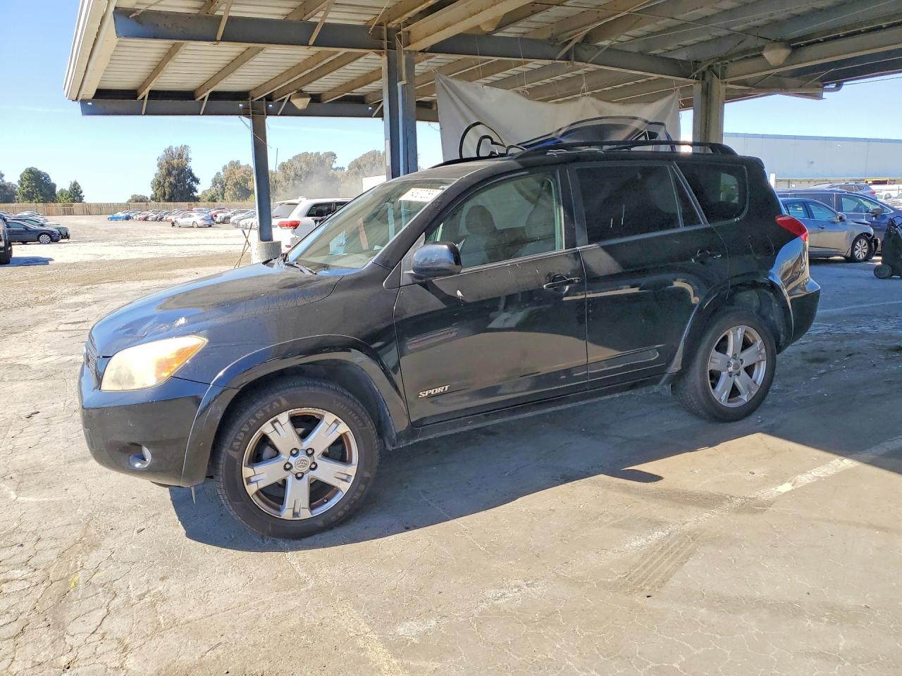 Salvage Toyota RAV4 Image