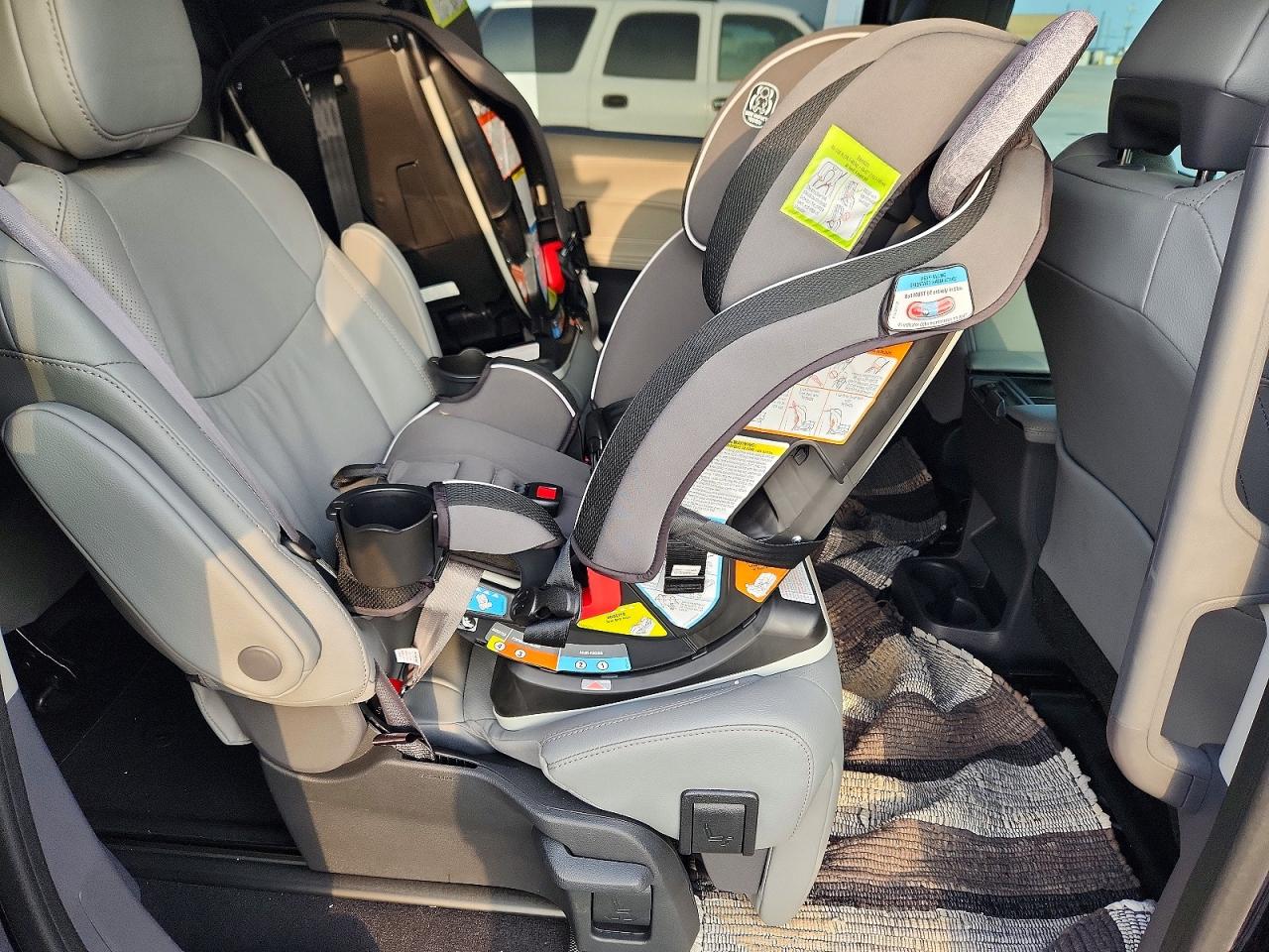 Toyota Sienna Limited 7-passenger