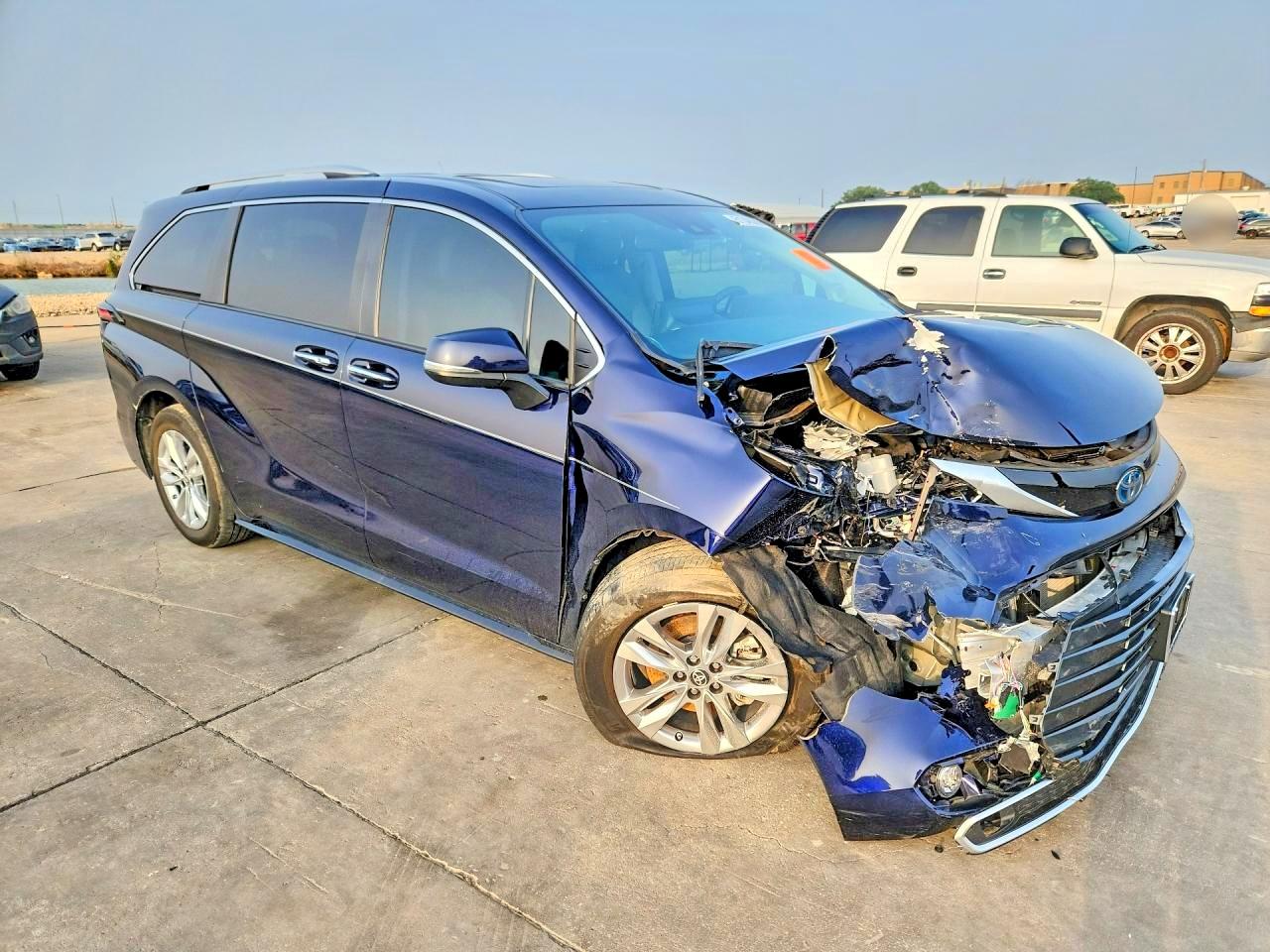 Toyota Sienna Limited 7-passenger