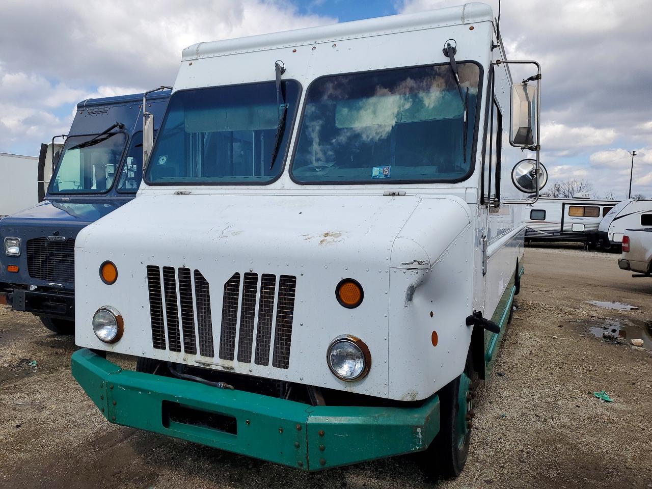 Salvage Freightliner Mt45 Image