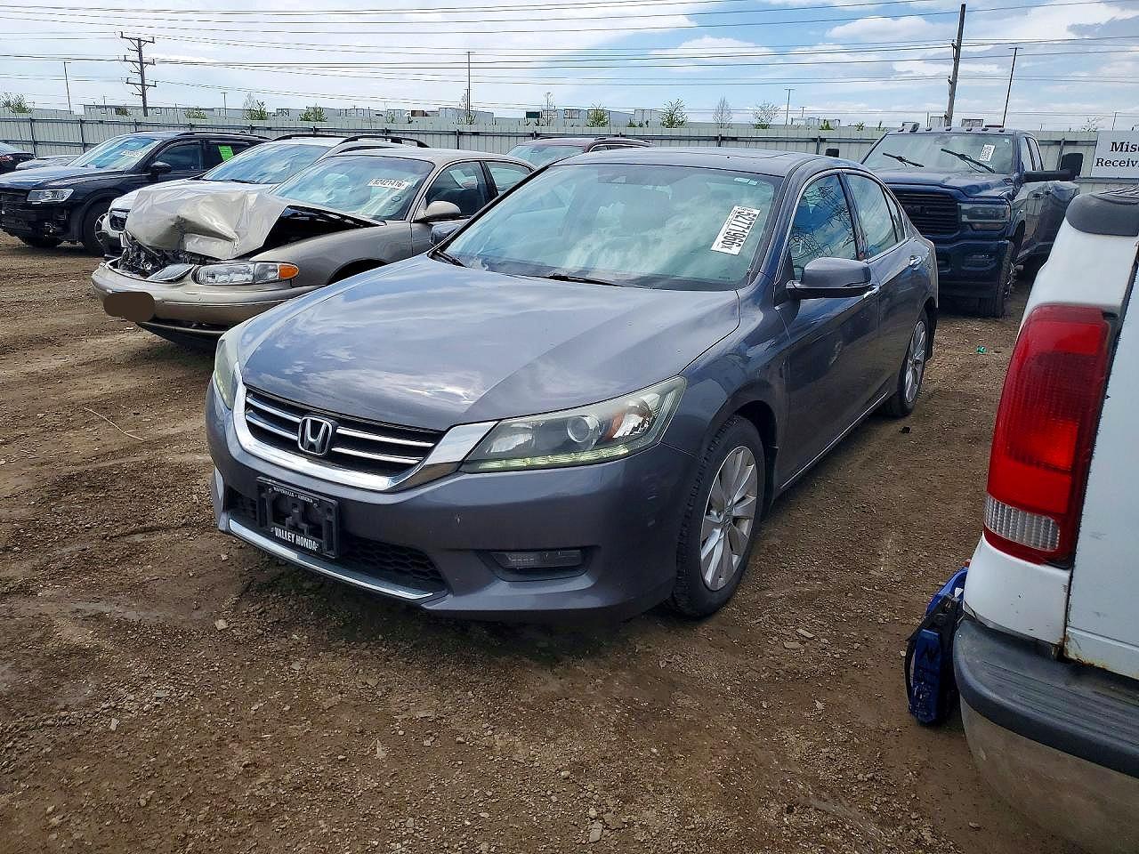 Salvage Honda Accord Image