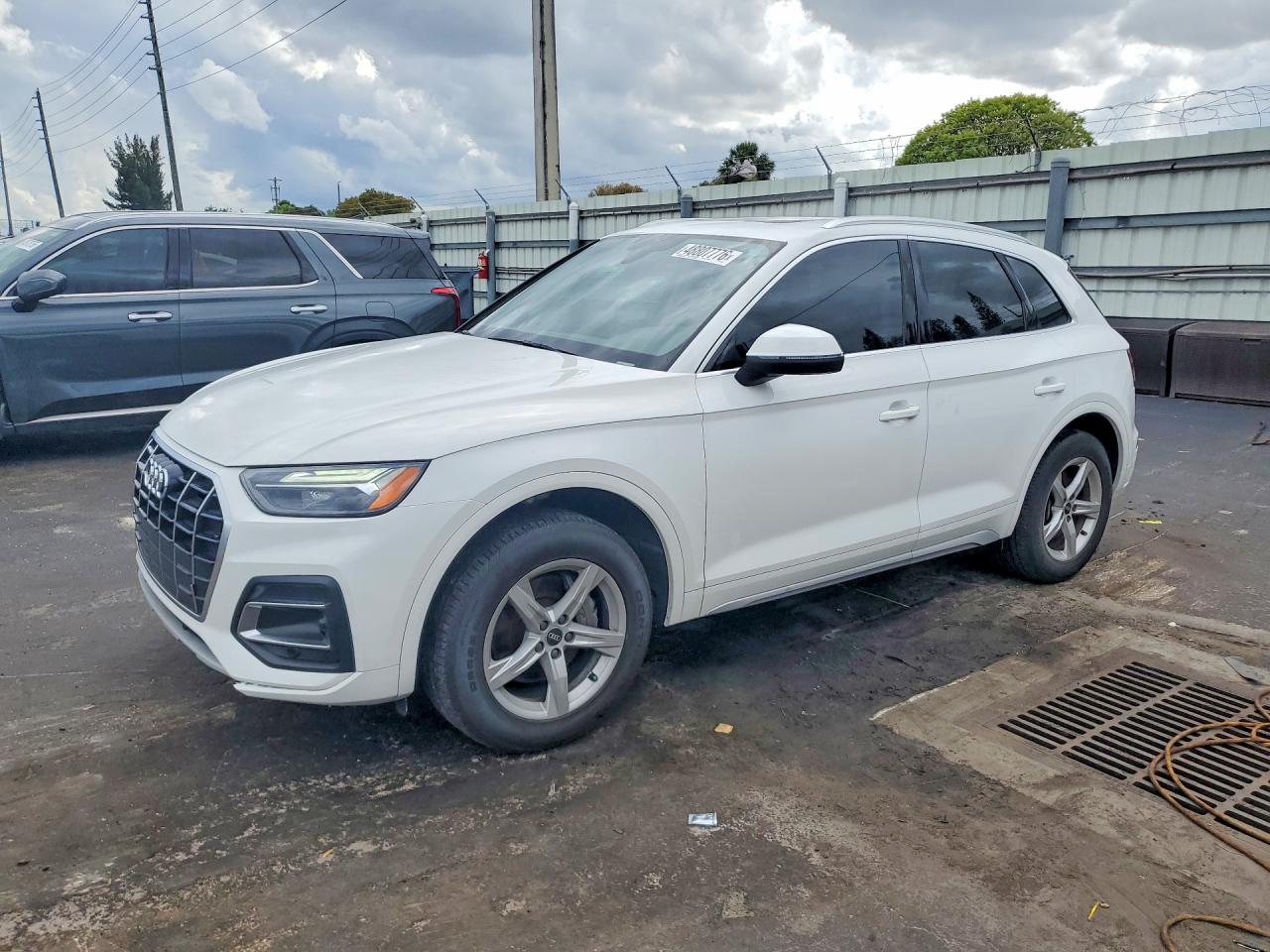 Salvage Audi Q5 Image