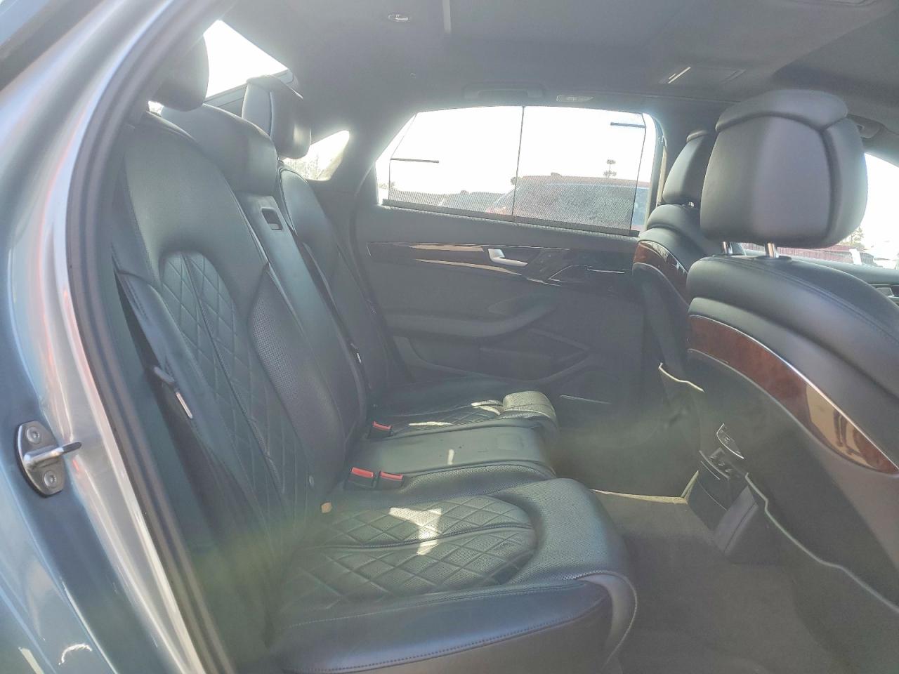 Audi A8 L Quattro