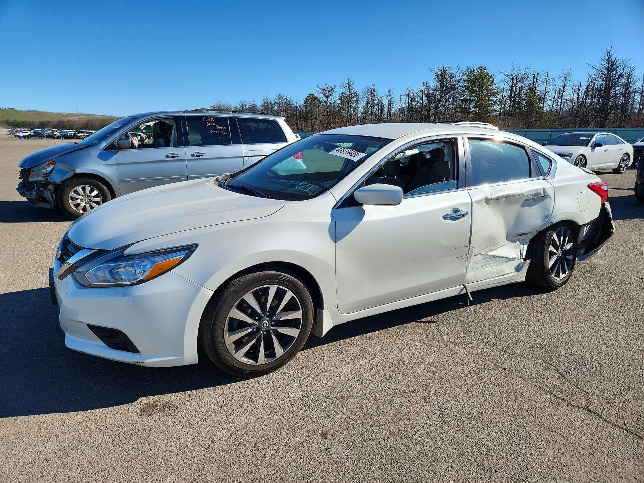 Salvage Nissan Altima Image