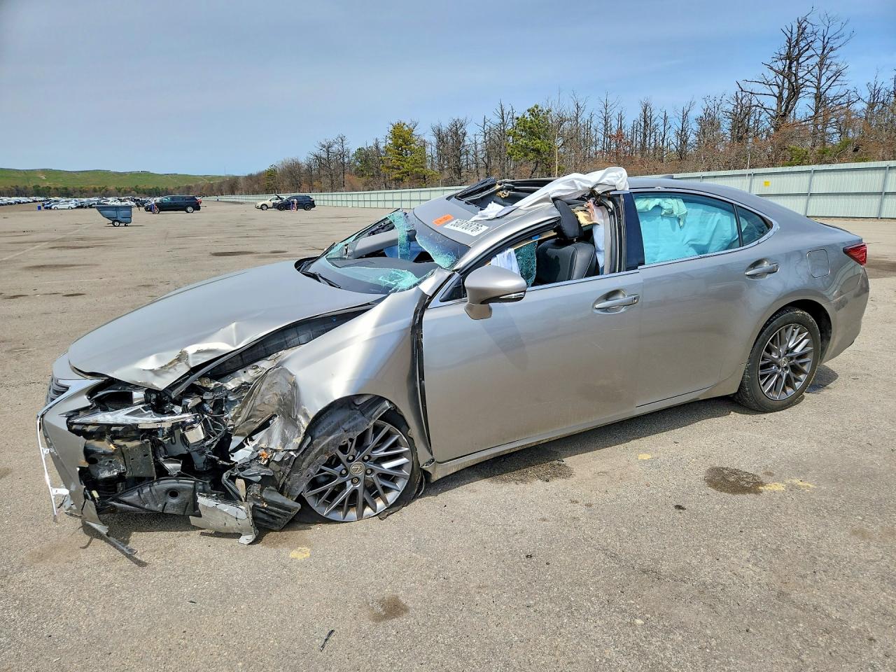 Salvage Lexus Es Image