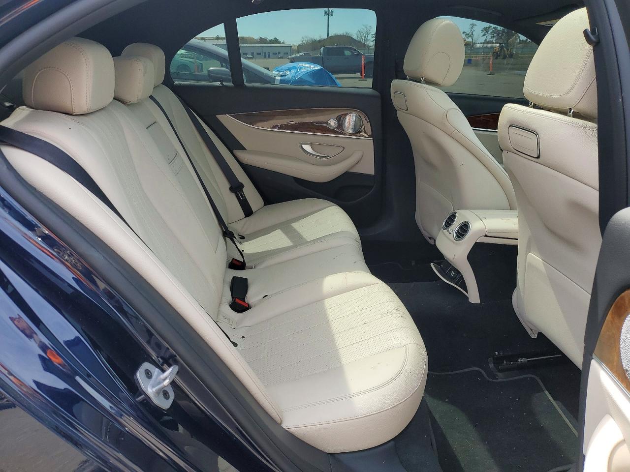 Mercedes-Benz E-Class 300 4matic