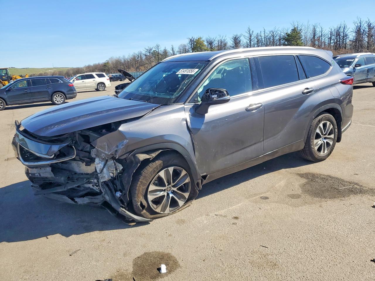 Salvage Toyota Highlander Image