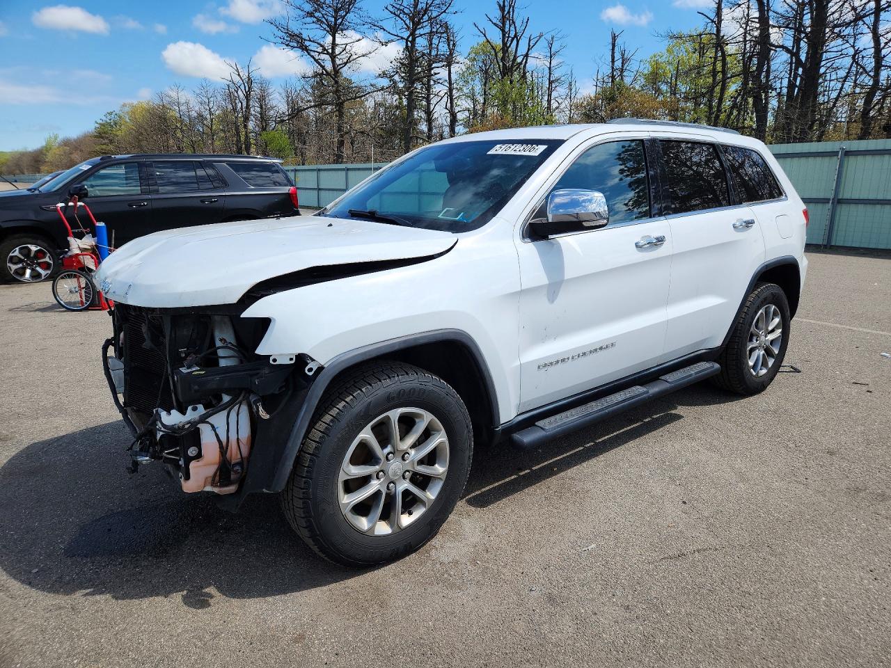 Salvage Jeep Cherokee Image