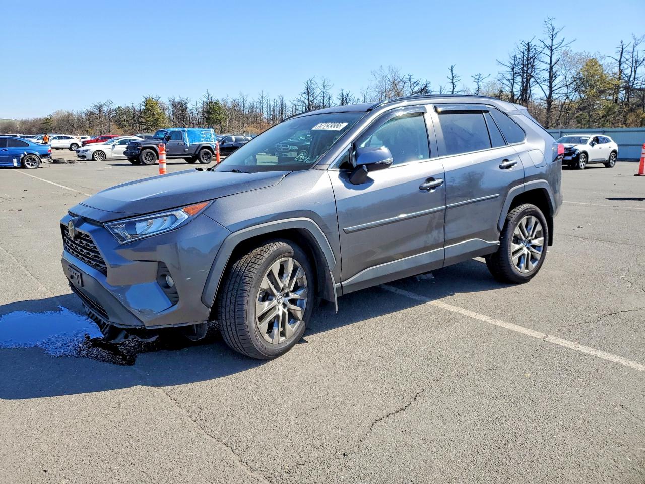 Salvage Toyota RAV4 Image