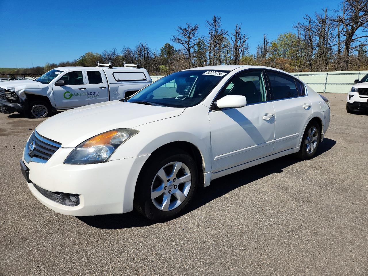 Salvage Nissan Altima Image