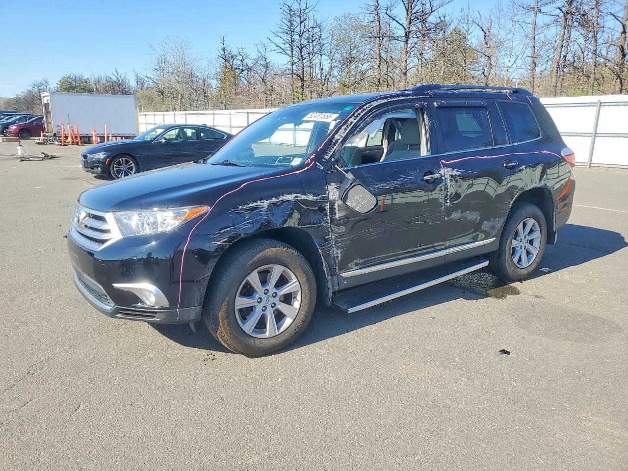 Salvage Toyota Highlander Image