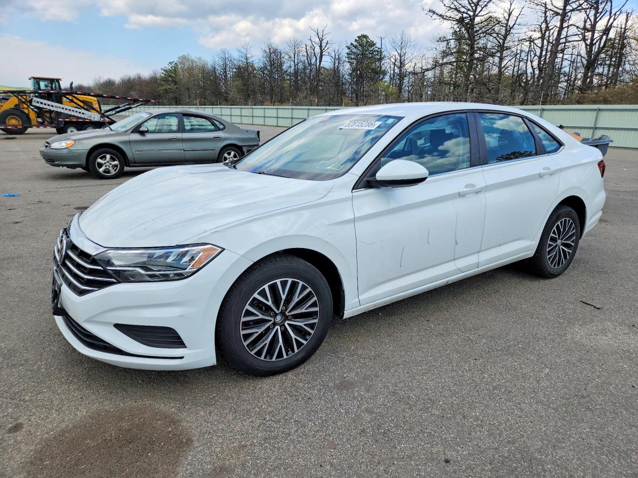 Salvage Volkswagen Jetta Image