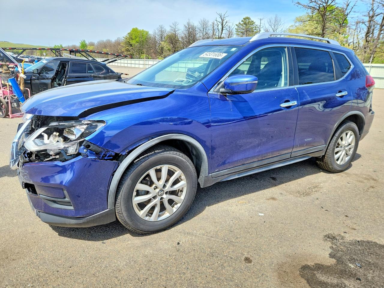Salvage Nissan Rogue Image