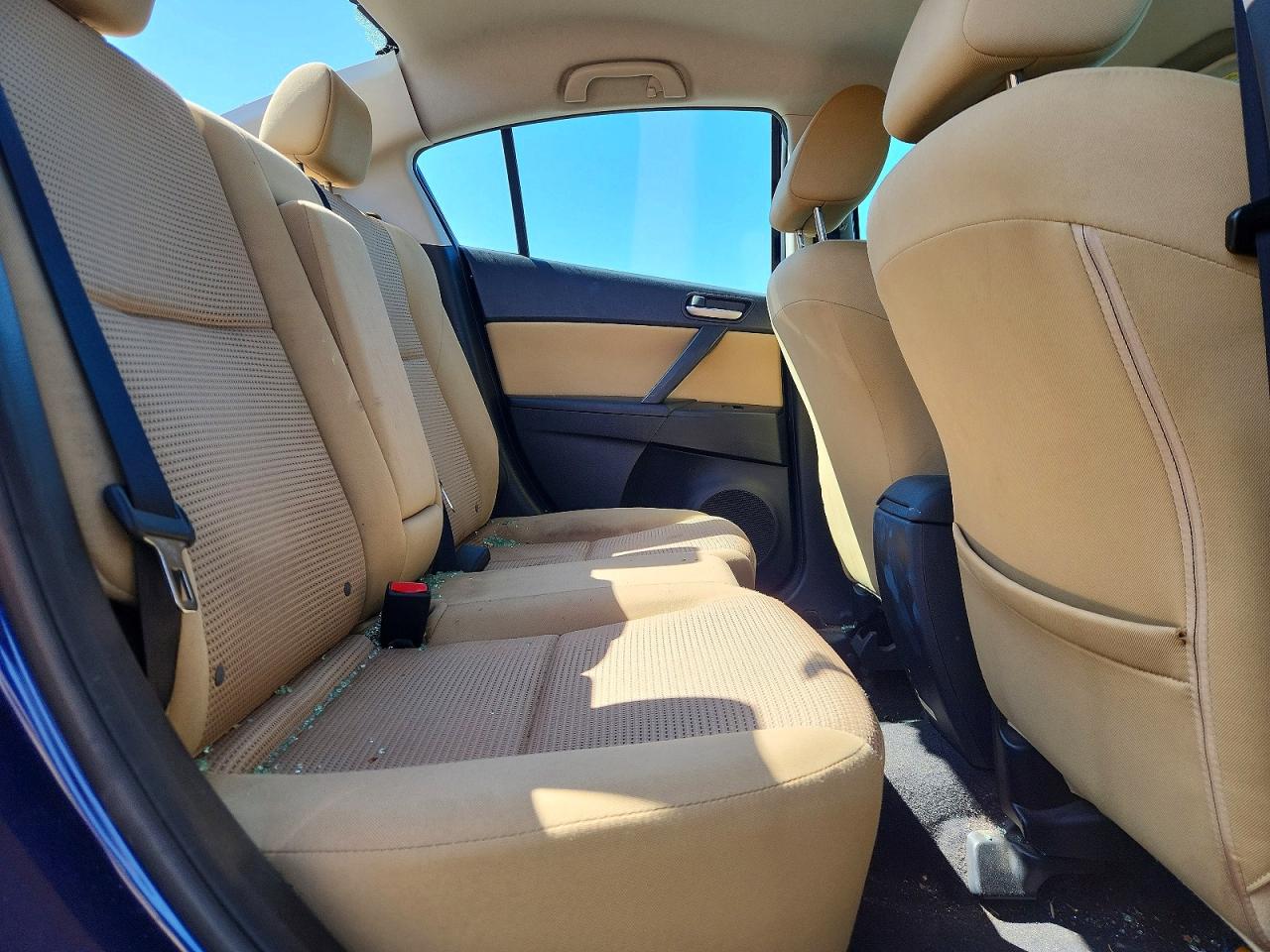 Mazda 3 I