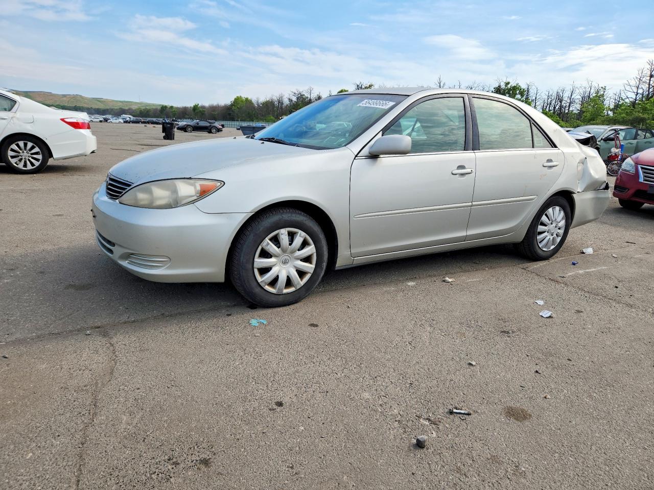 Salvage Toyota Camry Image