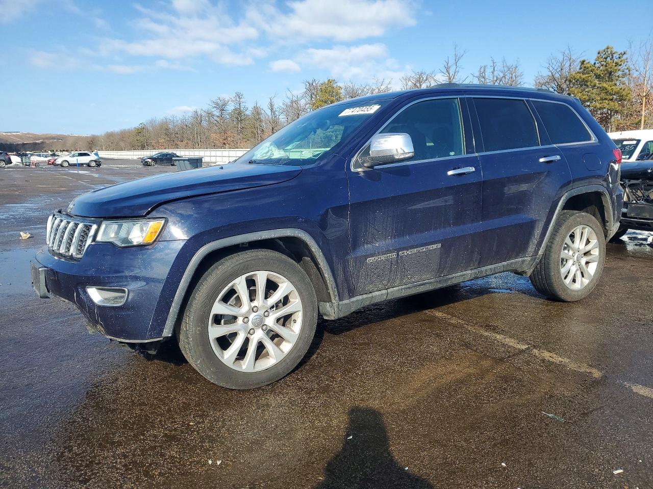 Salvage Jeep Grand Cherokee Image