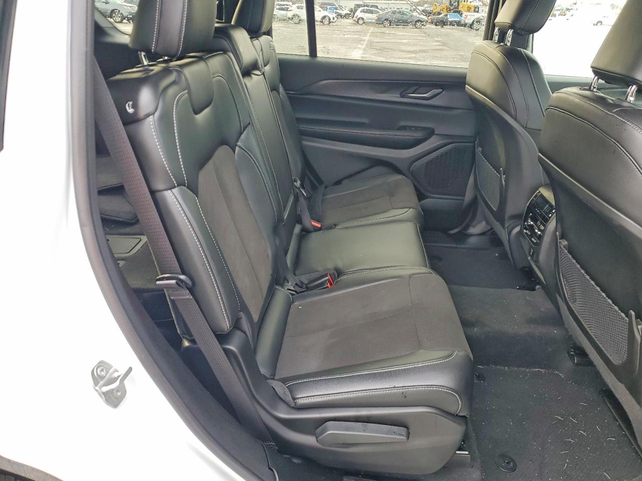 Jeep Cherokee L Laredo