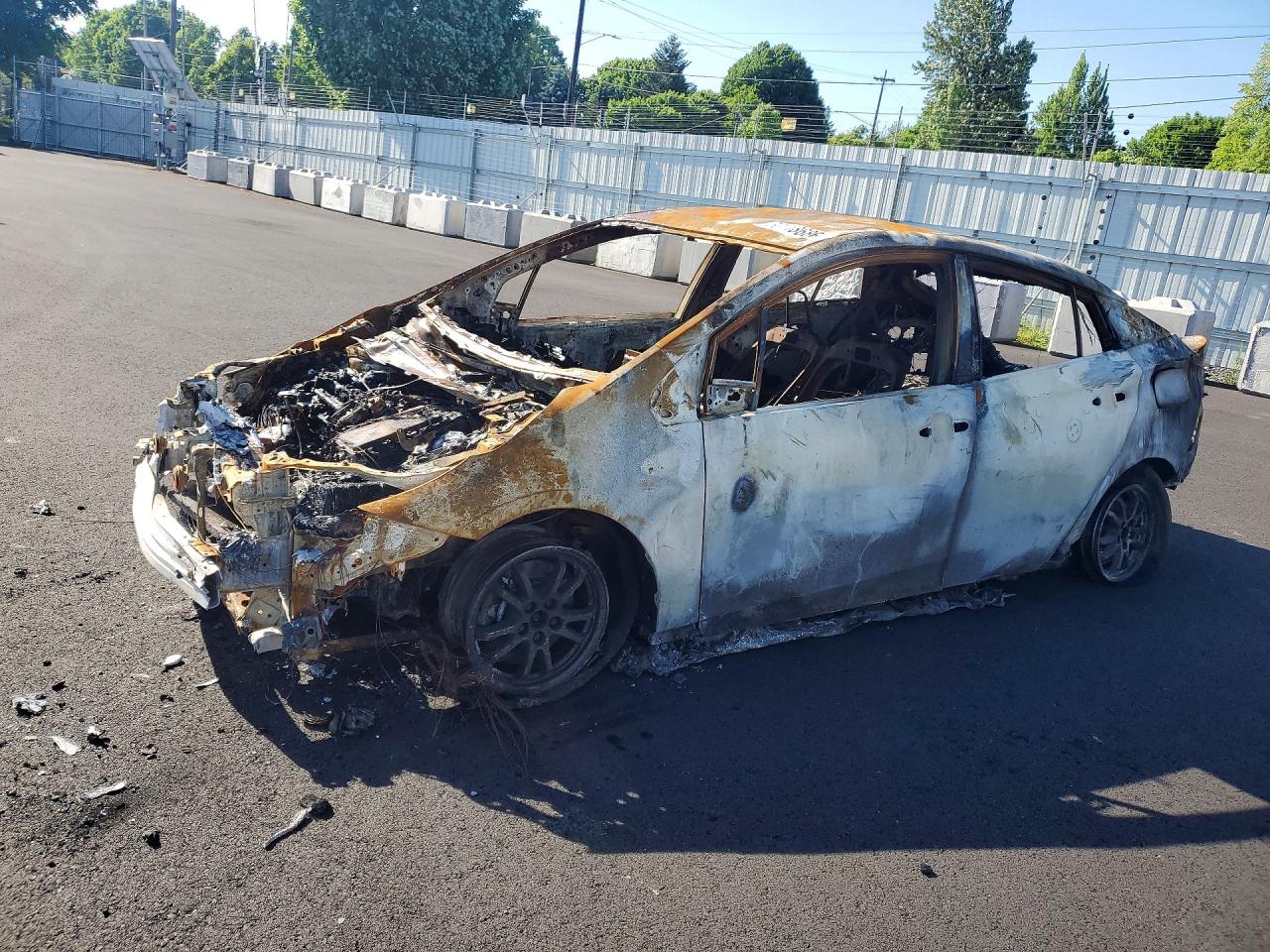 Salvage Toyota Prius Image