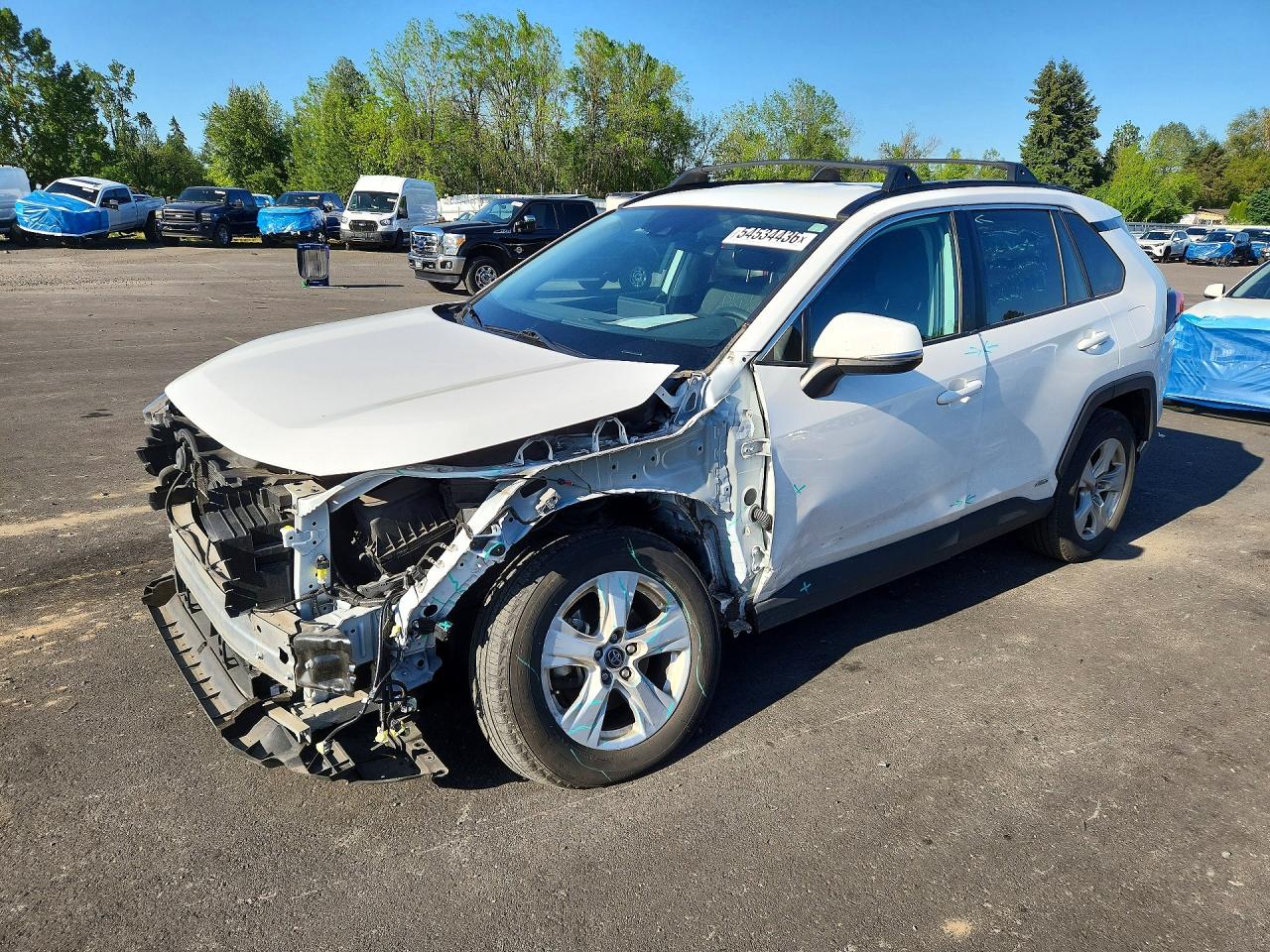 Salvage Toyota RAV4 Image