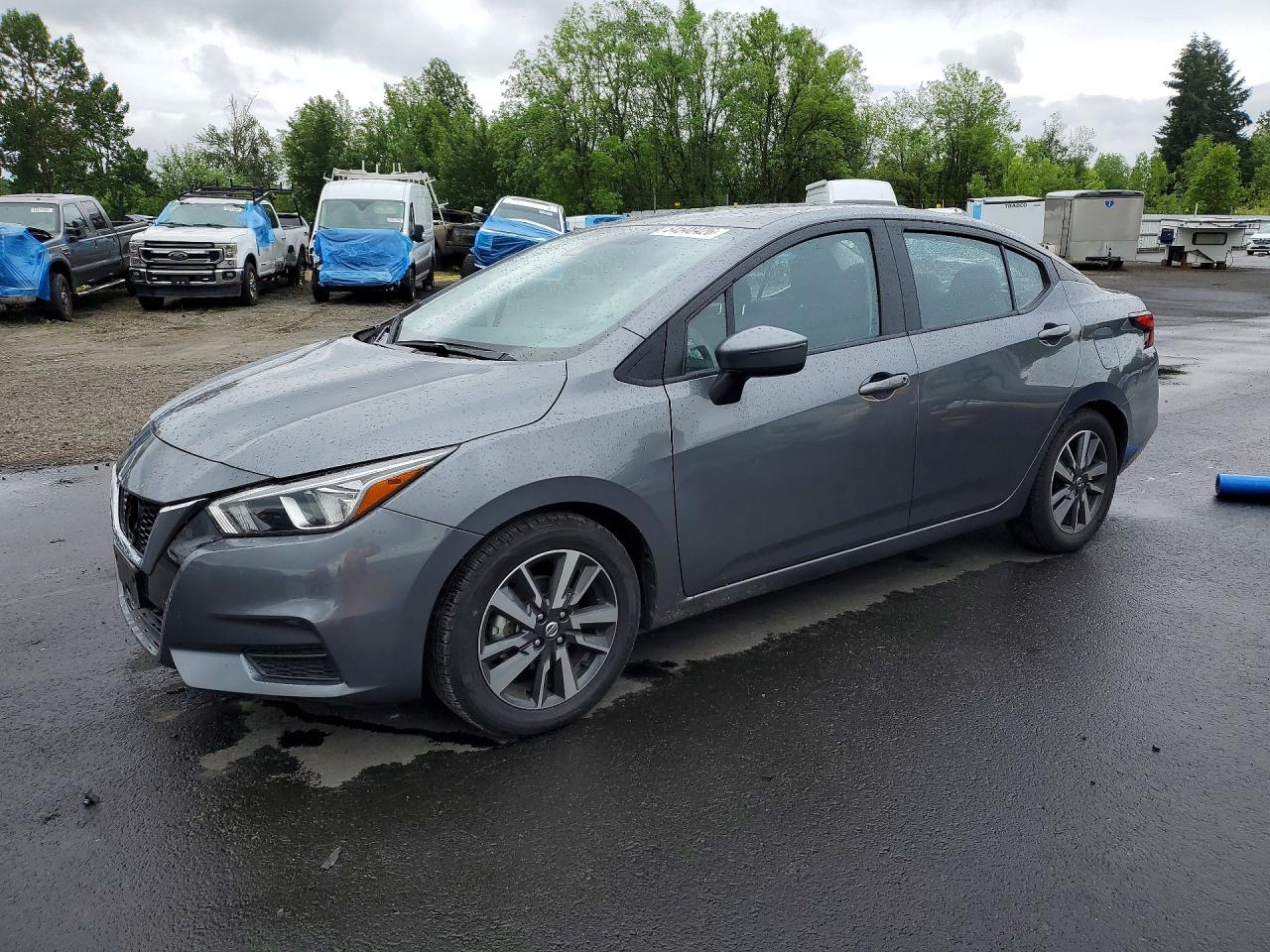 Salvage Nissan Versa Image