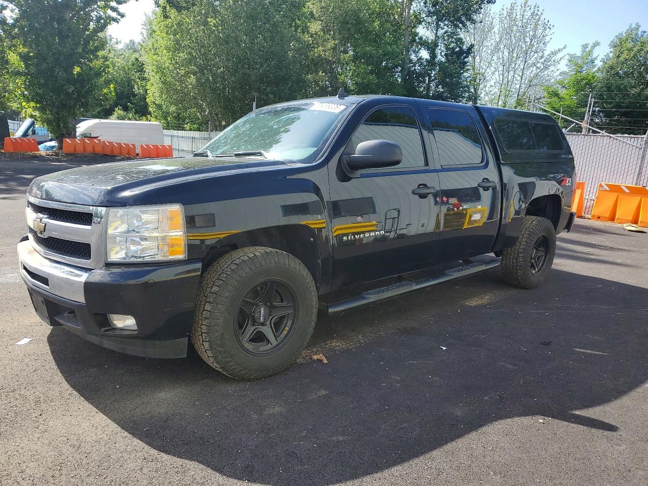 Salvage Chevrolet Silverado Image