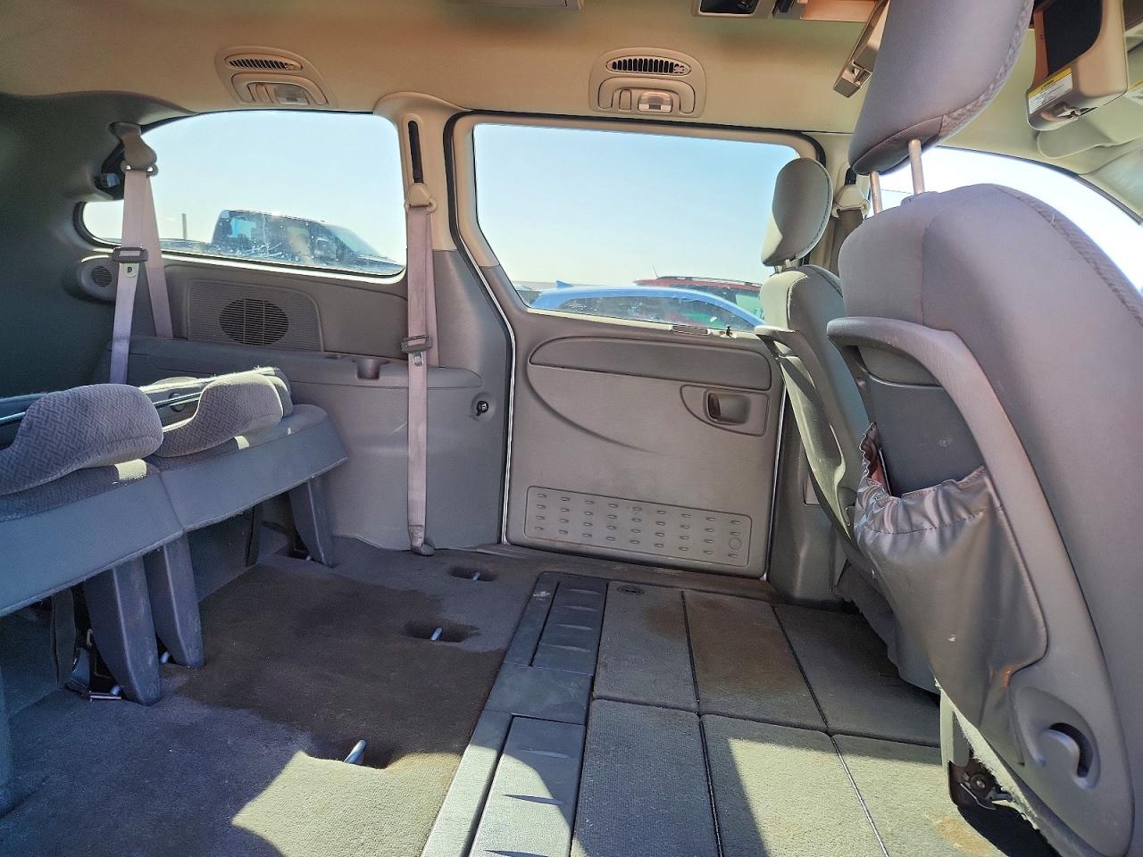 Dodge Caravan Sxt